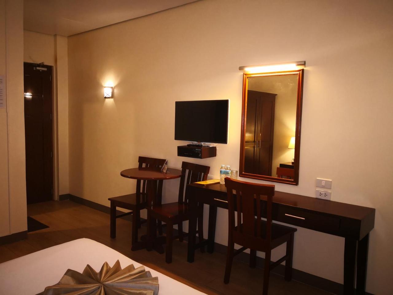 Sea Garden Resort Iloilo Exterior photo