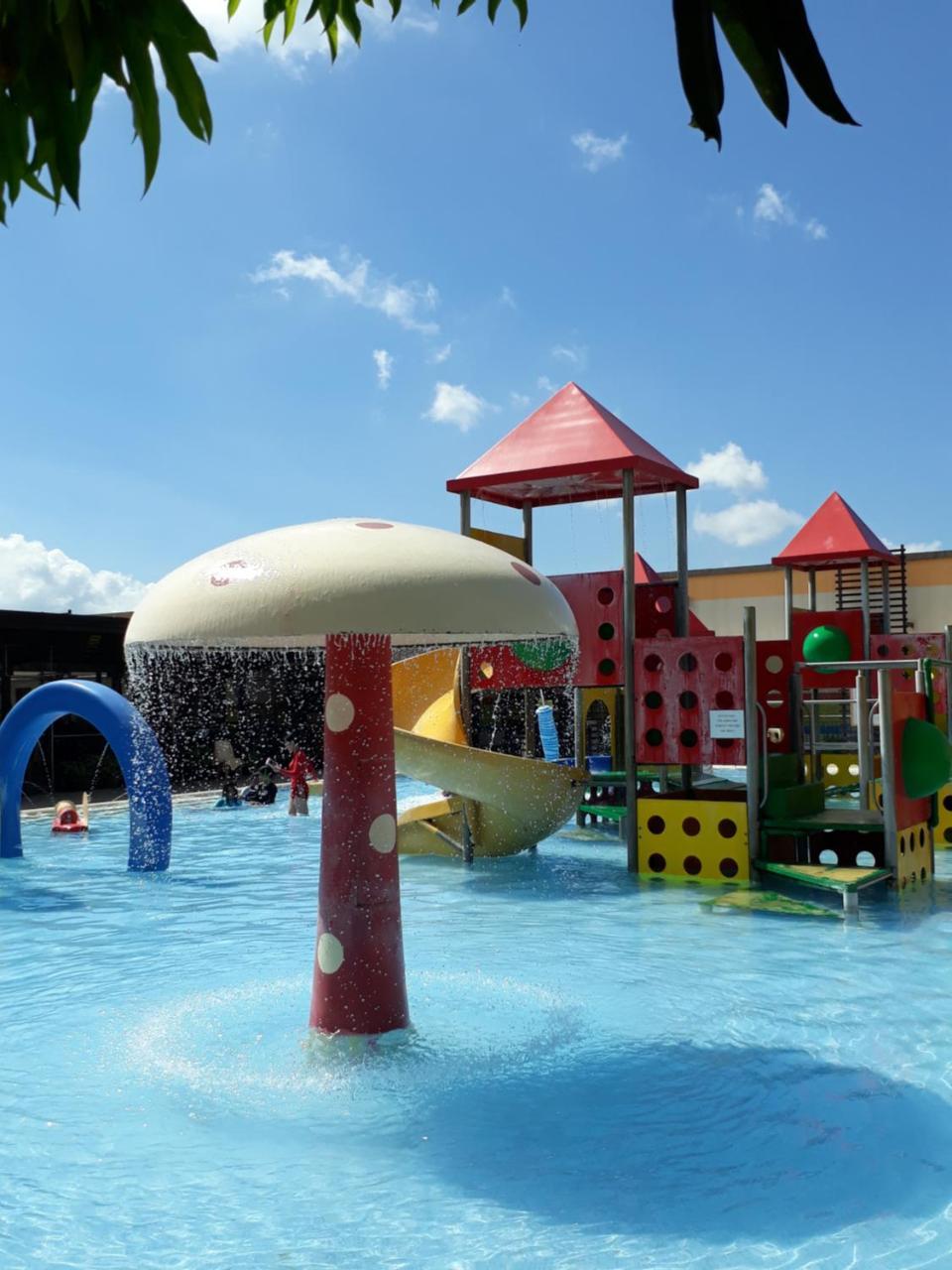 Sea Garden Resort Iloilo Exterior photo